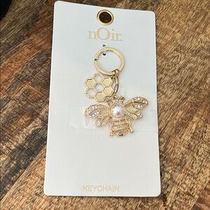 nOir Jewelry Gold and Pearl Bee Keychain